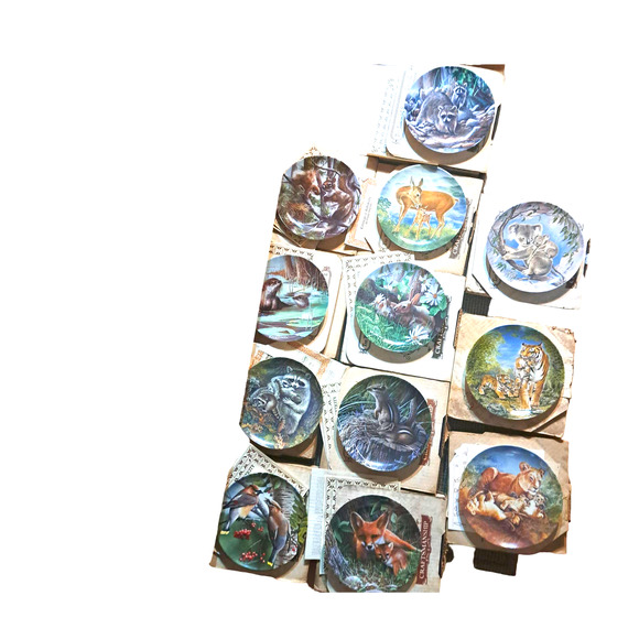 12 Knowles Collector Display Plates in Original Boxes with Certificates - Picture 1 of 8